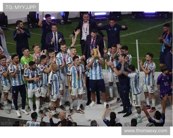 蓝白军团登顶世界之巅阿根廷再捧大力神杯书写足球历史 蓝白军团登顶世界之巅阿根廷再捧大力神杯书写足球历史