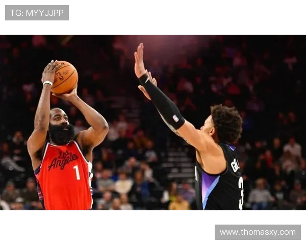 哈登谈骑士首秀表现称赞雷霆球队实力不容小觑 哈登谈骑士首秀表现称赞雷霆球队实力不容小觑